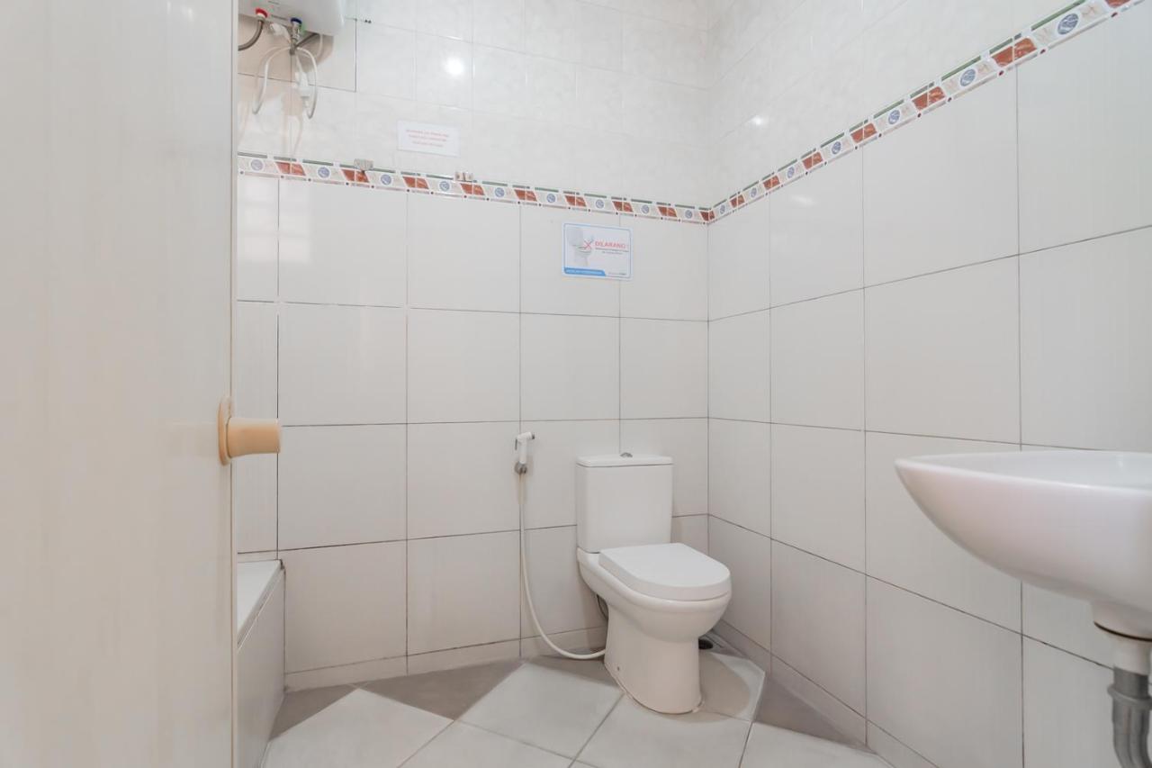 Hotel Rossan Near Sersan Bajuri Redpartner