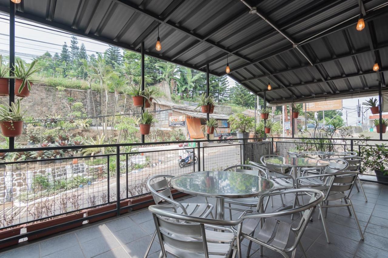 Rossan Near Sersan Bajuri Redpartner Hotel Bandung