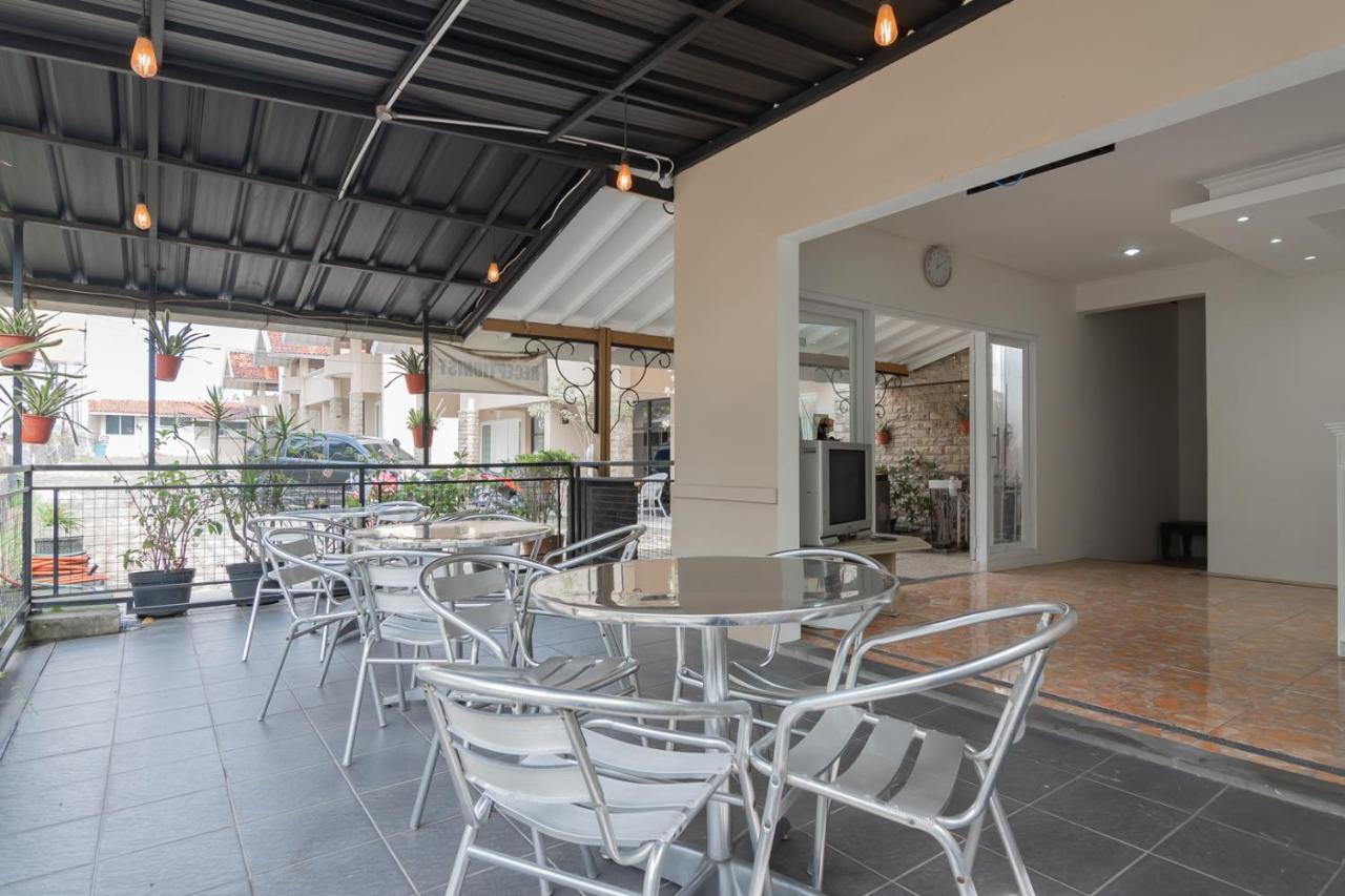 Hotel Rossan Near Sersan Bajuri Redpartner Bandung