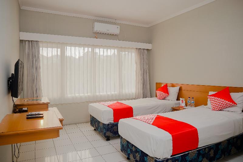 Hotel Rossan Near Sersan Bajuri Redpartner 3*