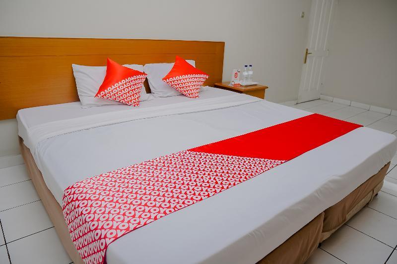 Hotel Rossan Near Sersan Bajuri Redpartner