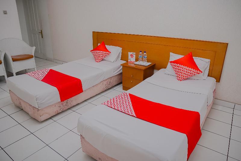 Rossan Near Sersan Bajuri Redpartner Hotel