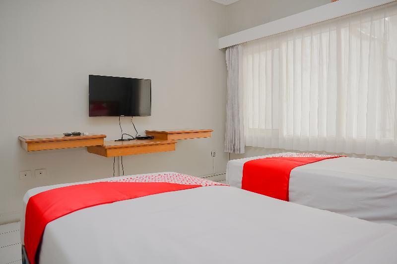 Hotel Rossan Near Sersan Bajuri Redpartner